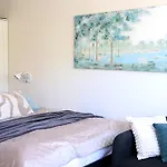 Stella\'S Tallinn Airport Apartment - Near Tallinn Airport And Tallinn Bus Station - Near Tram, Bus And Train Stops - Free Wifi, Parking And Netflix - Bath - New Renovation