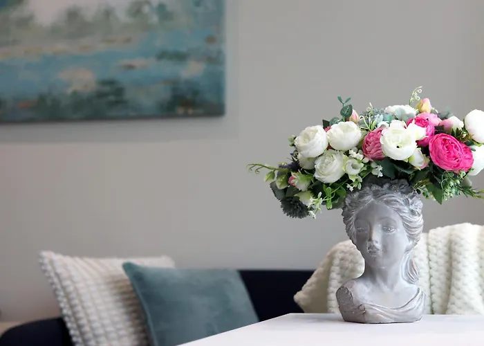 Stella\'S Tallinn Airport Apartment - Near Tallinn Airport And Tallinn Bus Station - Near Tram, Bus And Train Stops - Free Wifi, Parking And Netflix - Bath - New Renovation