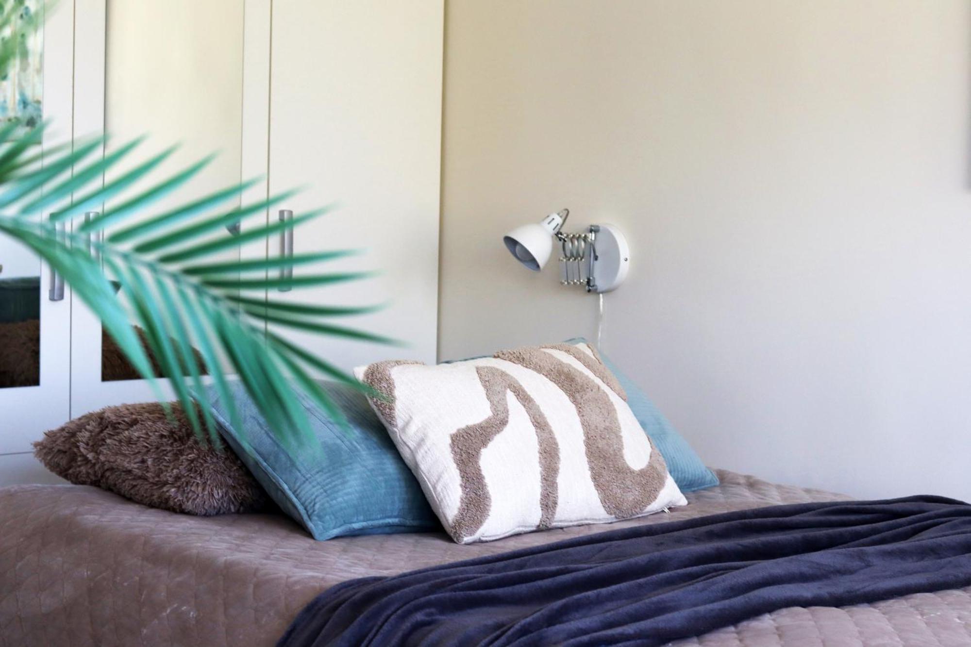 Stella's Airport - Near Airport And Bus Station - Near Tram, Bus And Train Stops - Free Wifi, Parking And Netflix - Bath - New Renovation Dzīvoklis *