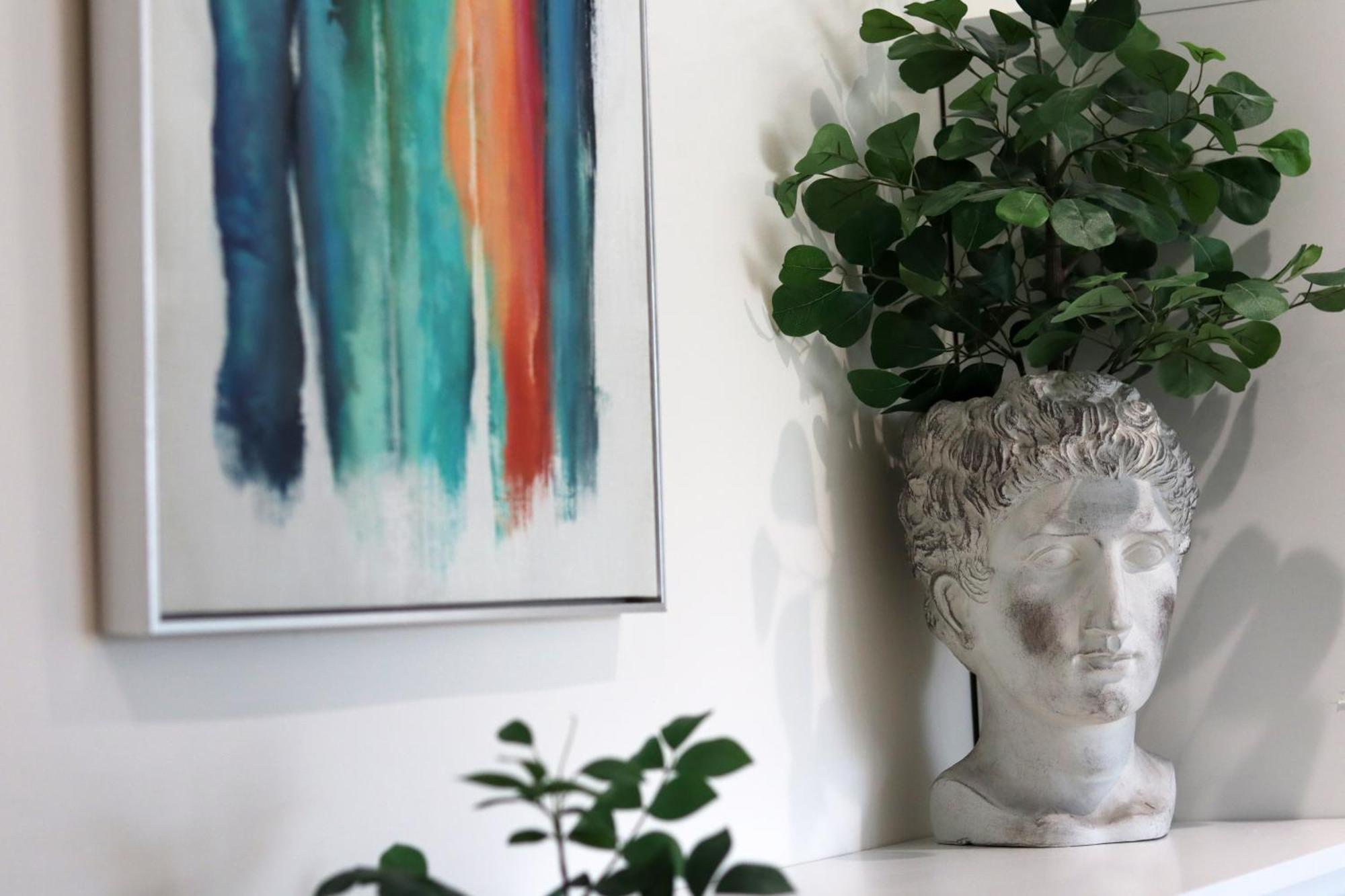 Stella's Airport - Near Airport And Bus Station - Near Tram, Bus And Train Stops - Free Wifi, Parking And Netflix - Bath - New Renovation *