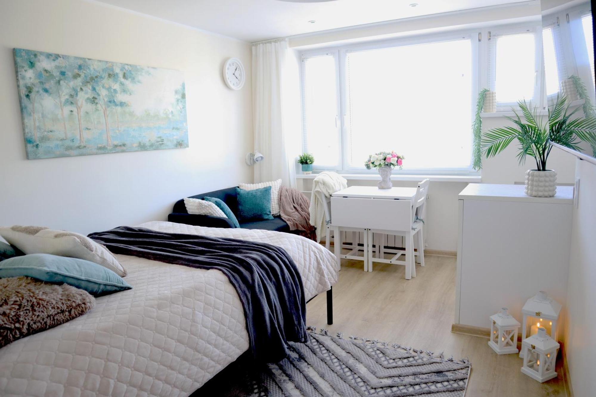 Stella's Airport - Near Airport And Bus Station - Near Tram, Bus And Train Stops - Free Wifi, Parking And Netflix - Bath - New Renovation *